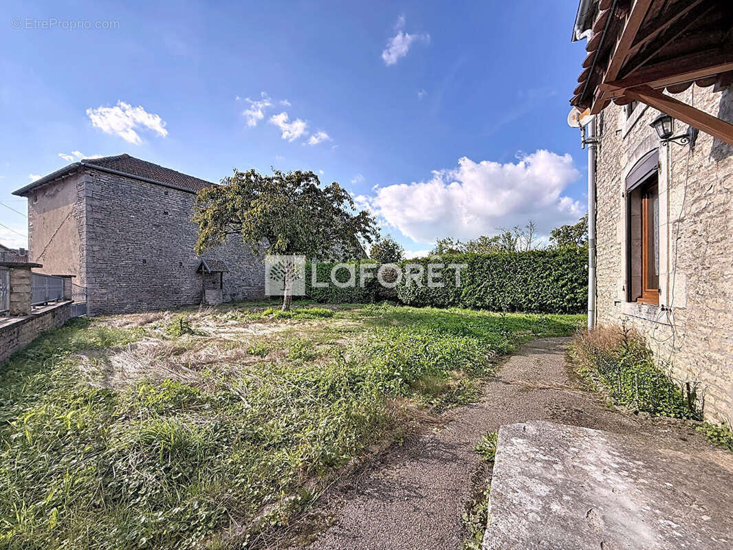 Maison à BRECHAINVILLE