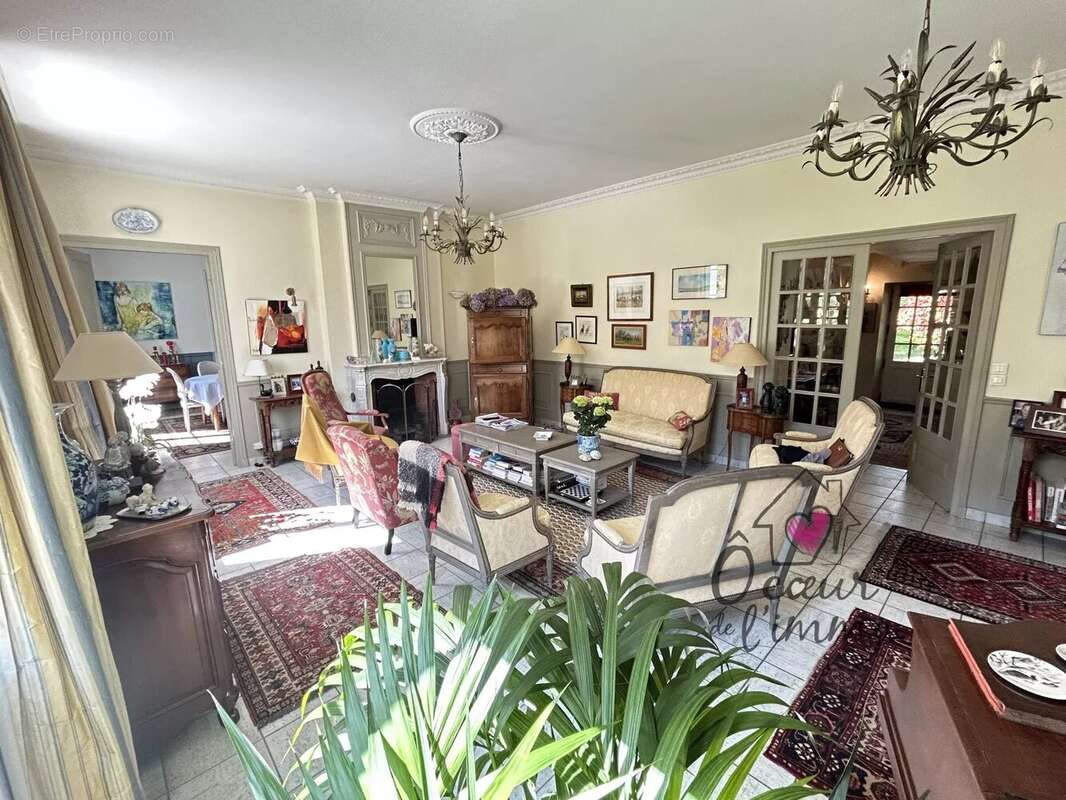 Maison à CHANTELOUP-LES-BOIS