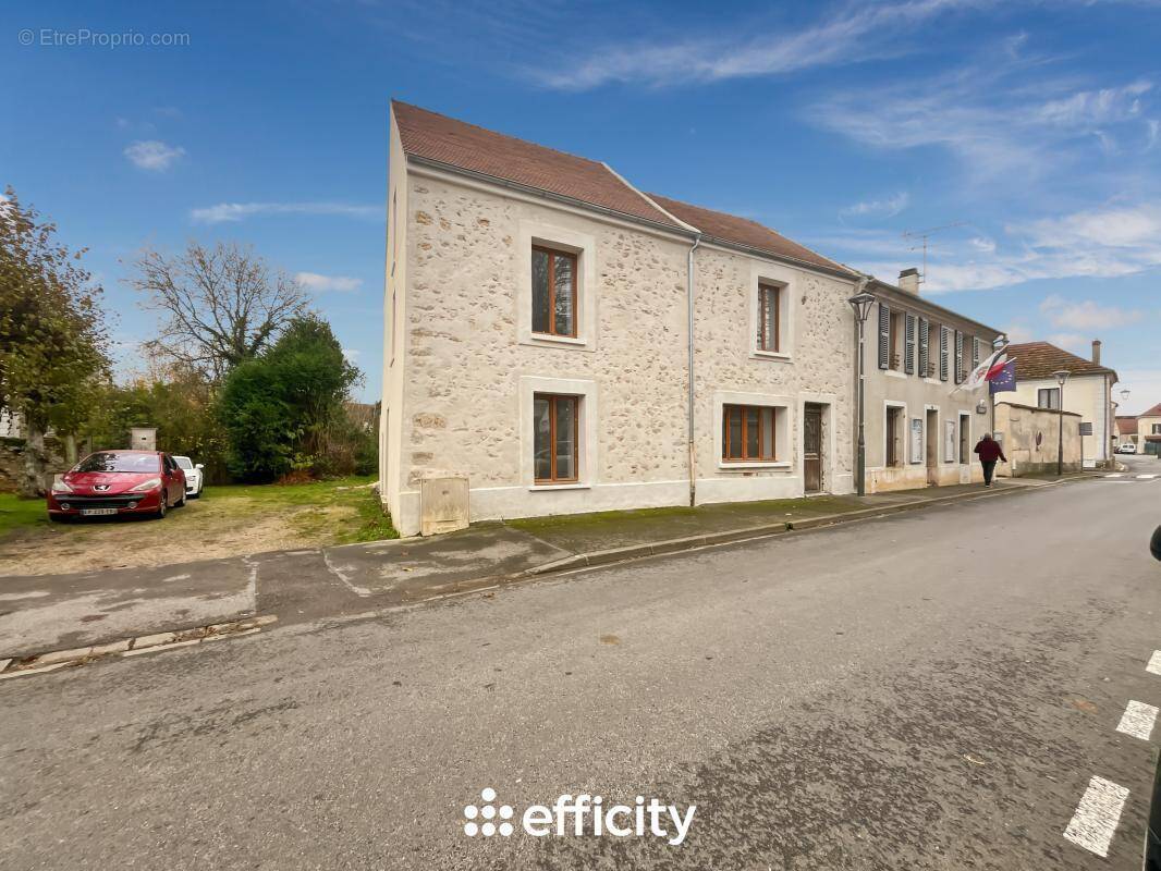 Maison à LIVERDY-EN-BRIE