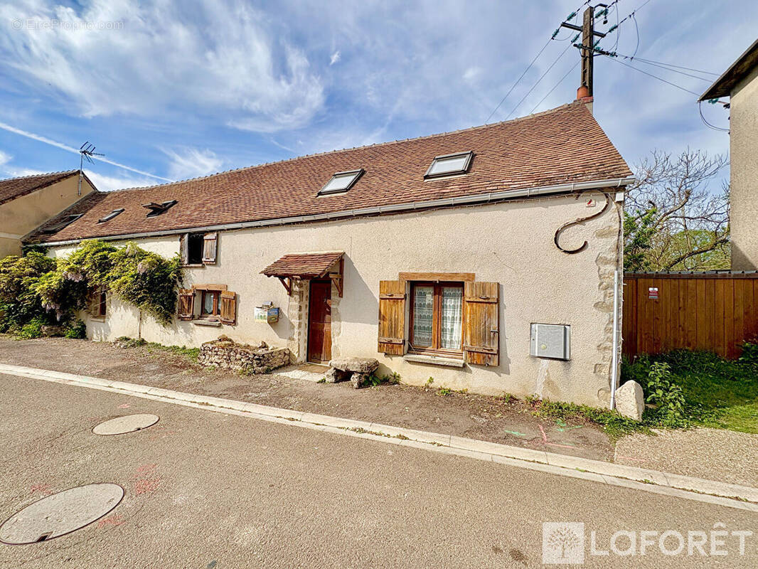 Maison à EGREVILLE