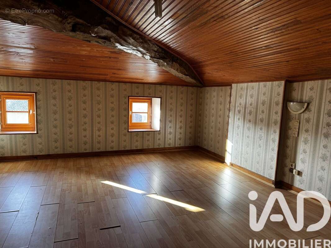 Maison 112 m² à Courpignac  - photo 6