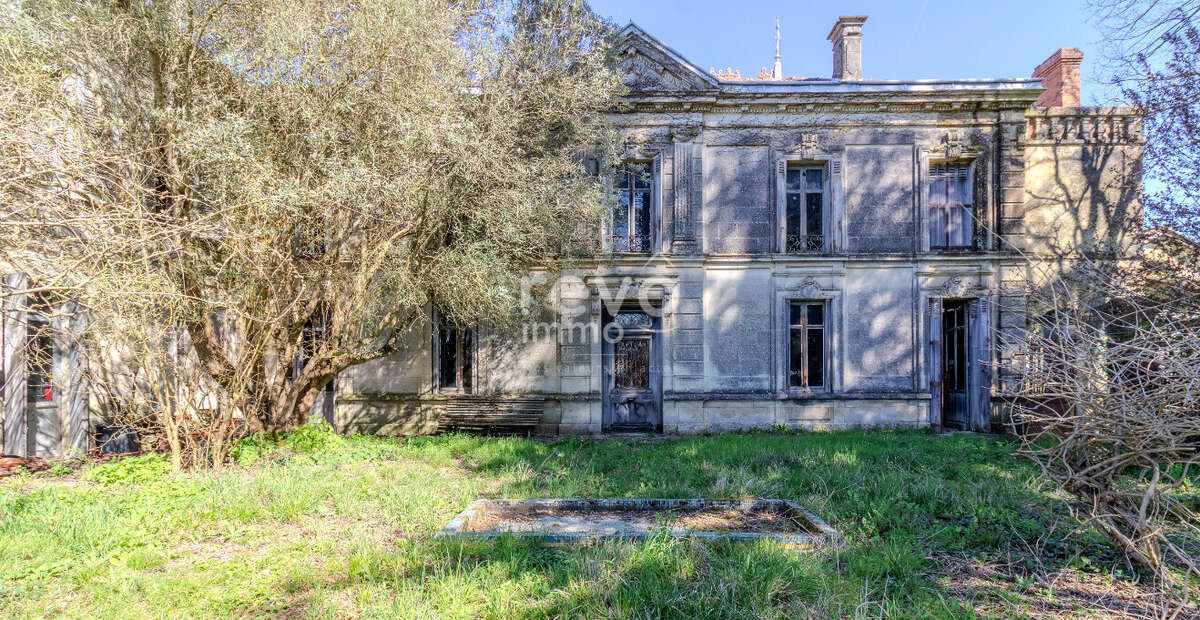 Demeure de caractère du 19ème siècle  325 m²  Fort potentiel - photo 2