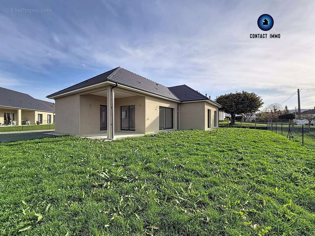 Maison à SAINT-PANTALEON-DE-LARCHE