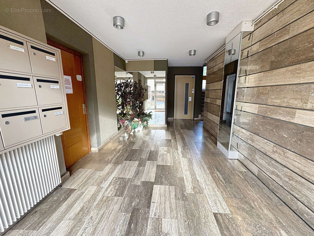 Appartement à SAINT-GENIS-LAVAL