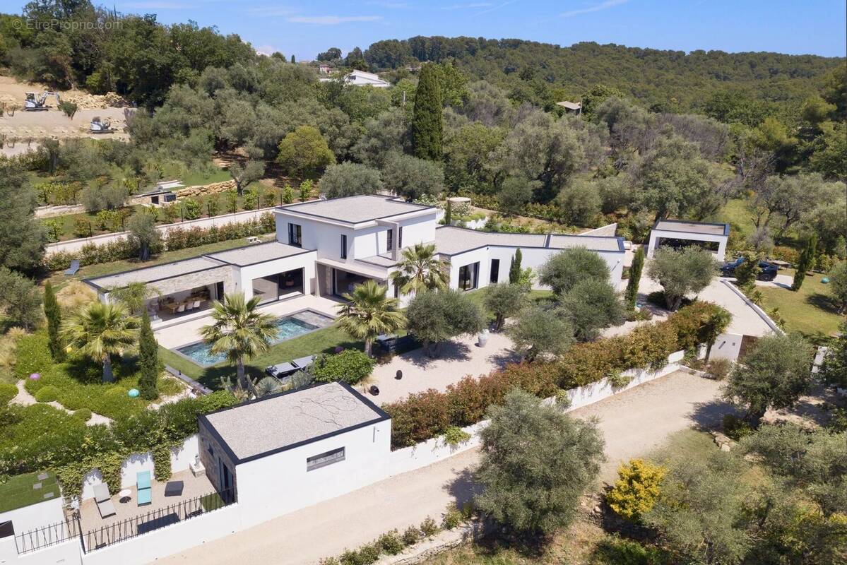 Maison à VALBONNE