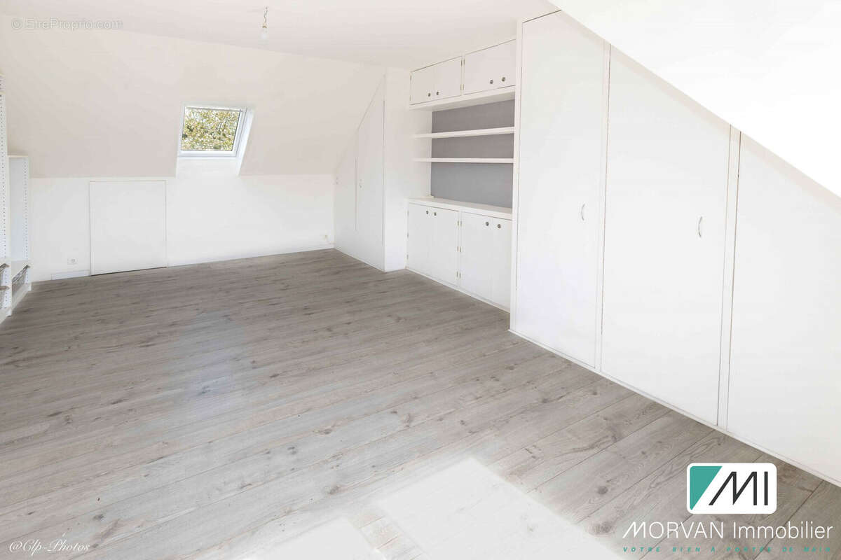 Maison 132 m² à Le Mesnil-Saint-Denis  - photo 6