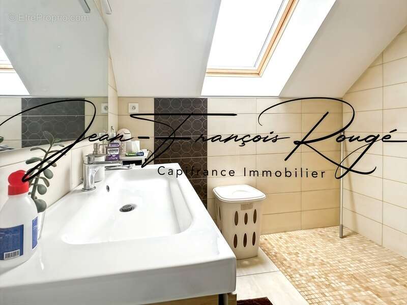 AGNEAUX, superbe maison de 210 m² avec vie de plain-pied, piscine et spa - photo 21