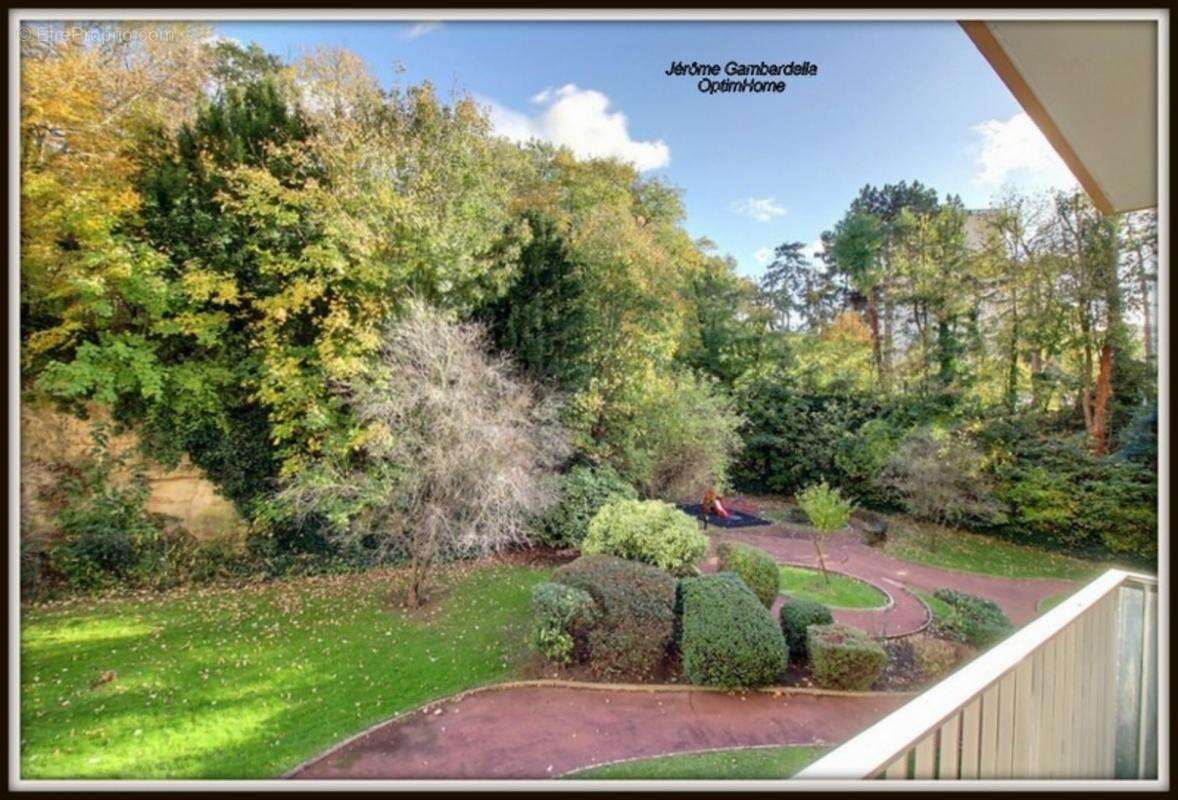 Appartement 4 pièces de 71 m2 avec balcon, box et cave à vendre à POISSY (78) - photo 8