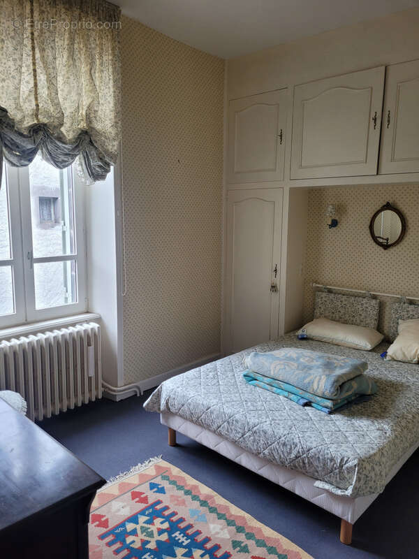 Maison à MURAT-LE-QUAIRE