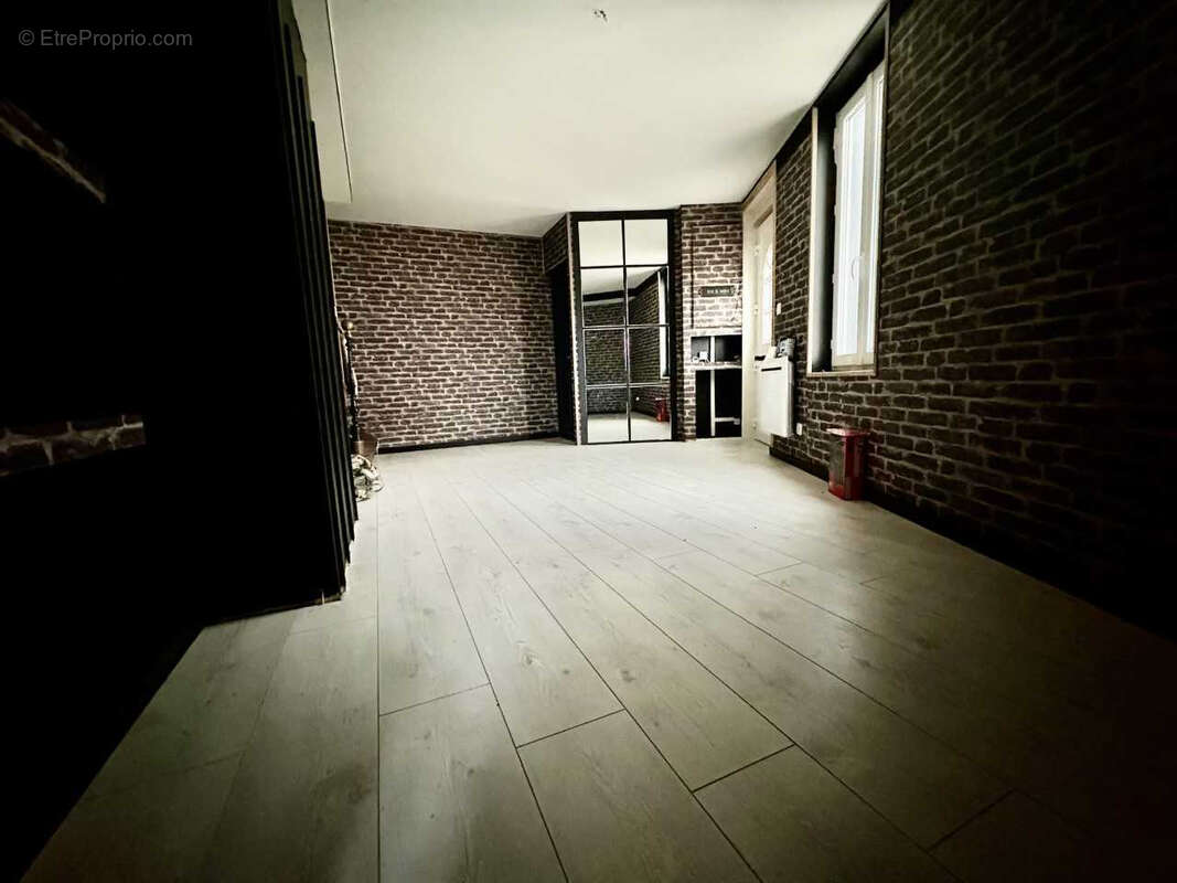 Maison à SAINS-RICHAUMONT