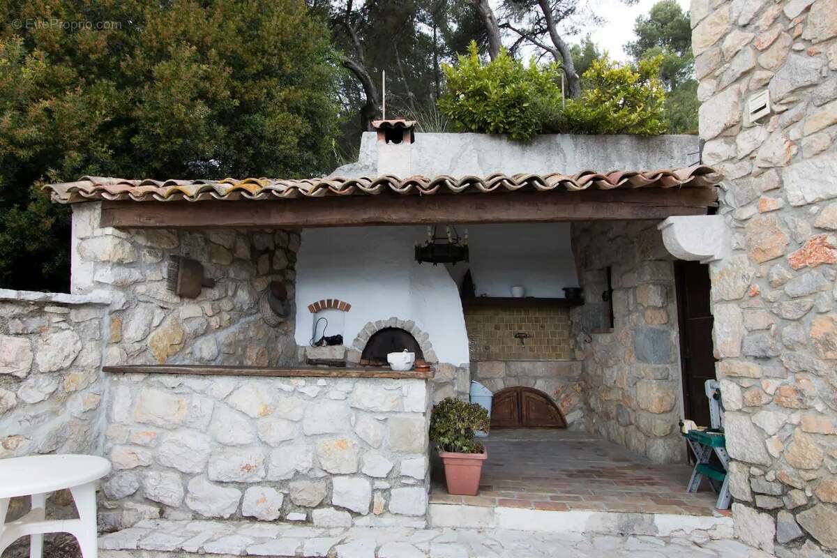 Maison à TOURRETTE-LEVENS