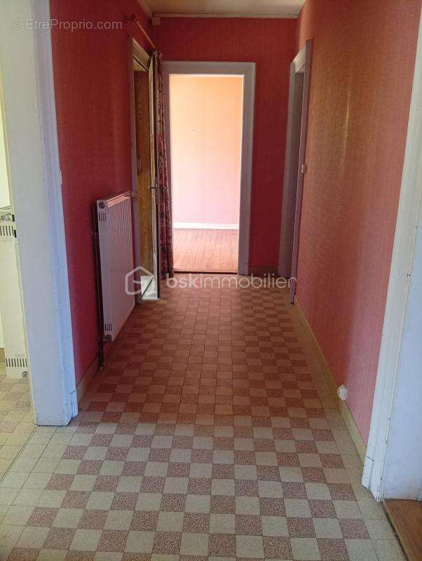 Immeuble avec garage Double potentiel habitation ou investissement - photo 3