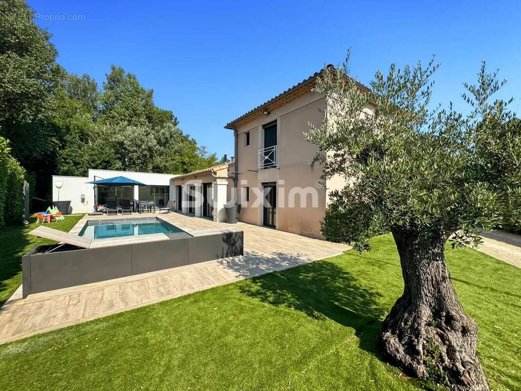 Maison à MONTBOUCHER-SUR-JABRON