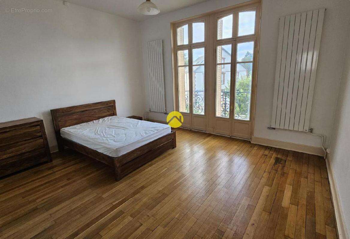 Maison à NERIS-LES-BAINS