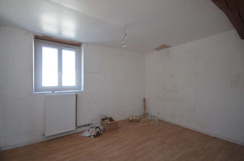 Appartement à ROMENY-SUR-MARNE