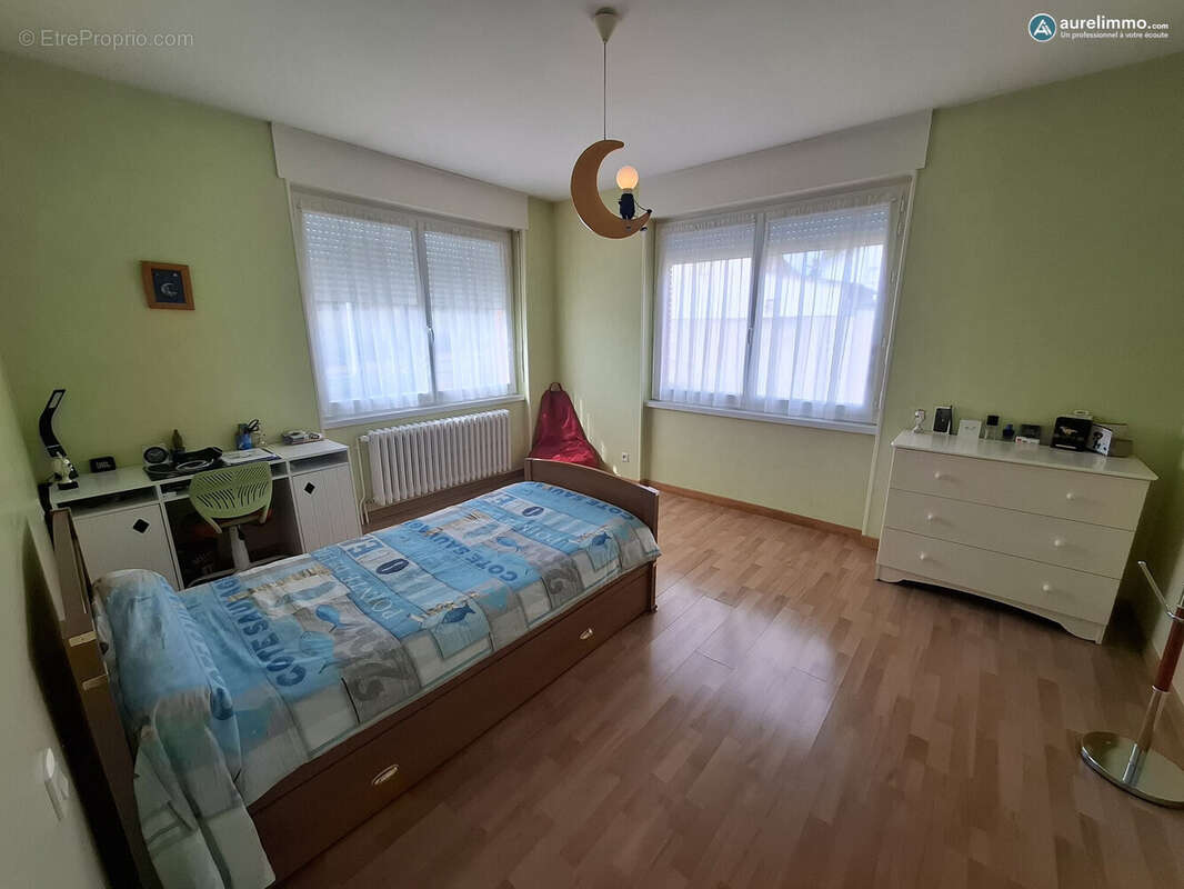 Maison 190 m² à Neris-Les-Bains  - photo 9