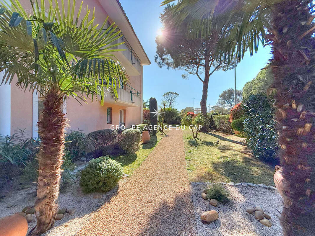 Saint raphael les golfs appartement 4 pieces dernier etage avec garage - photo 14