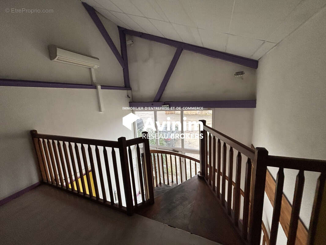 Commerce à MISEREY-SALINES