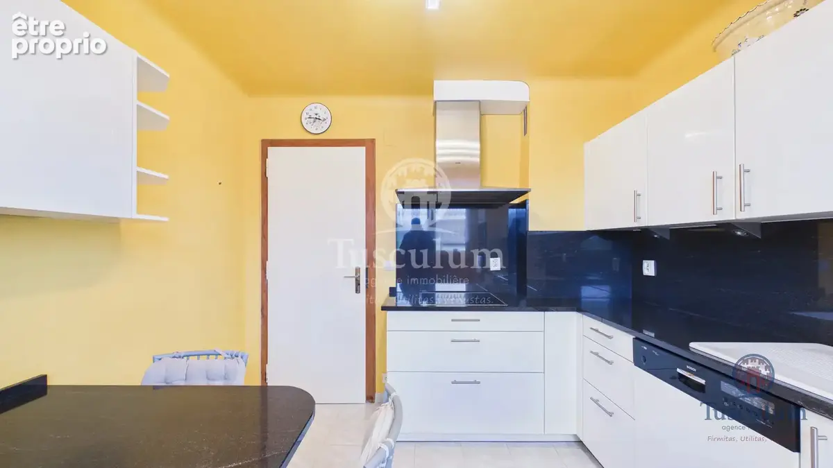 BERTRANGE – Maison familiale avec jardin, terrasses et garage - photo 12