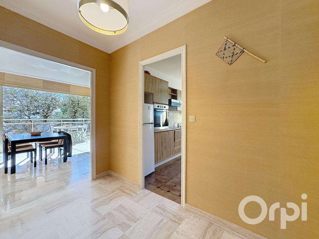 Appartement à VILLENEUVE-LOUBET
