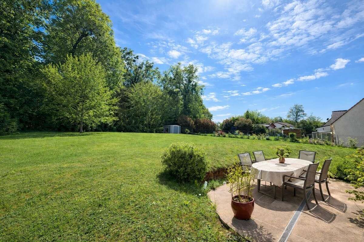 Maison à VERNEUIL-L'ETANG