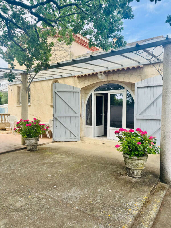 Maison ISTRES T4 de 200m² avec dépendance - photo 2
