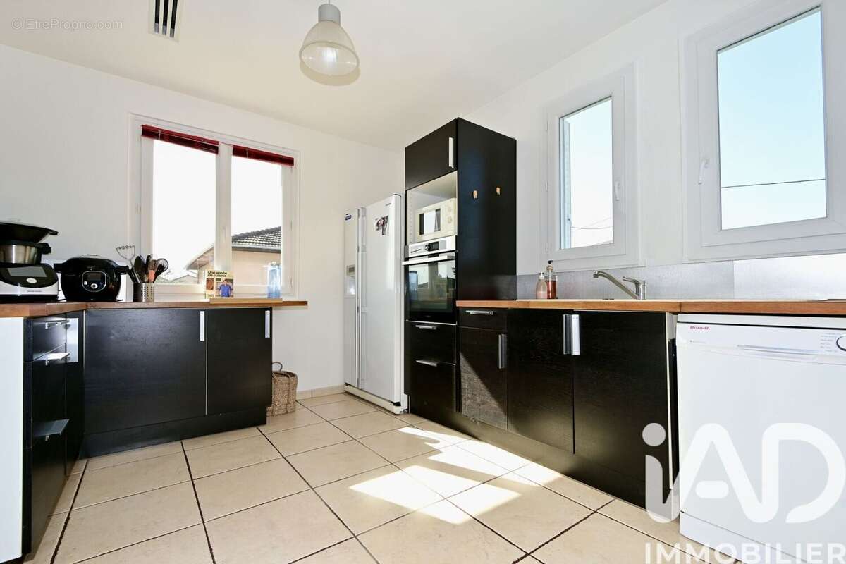 Photo 8 - Maison à SAINT-BONNET-DE-MURE