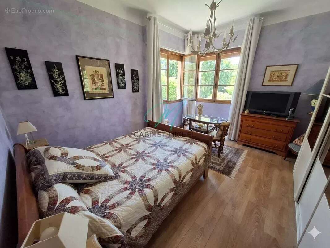 Maison à ROQUEFORT-LES-PINS