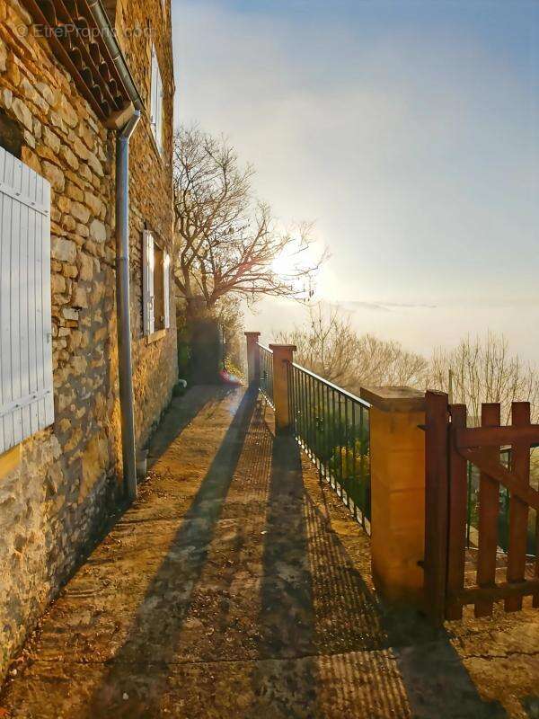 Maison à LA ROQUE-GAGEAC