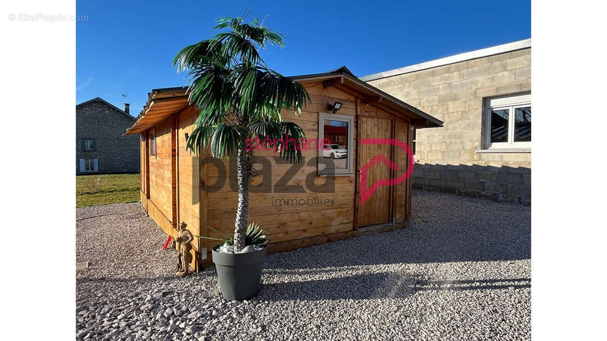 Maison à MONT-SUR-MONNET