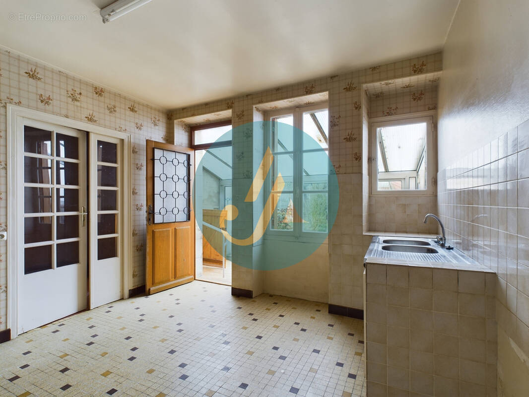 Maison de village polyvalente à Arquian : résidence principale, secondaire ou investissement locatif - photo 3