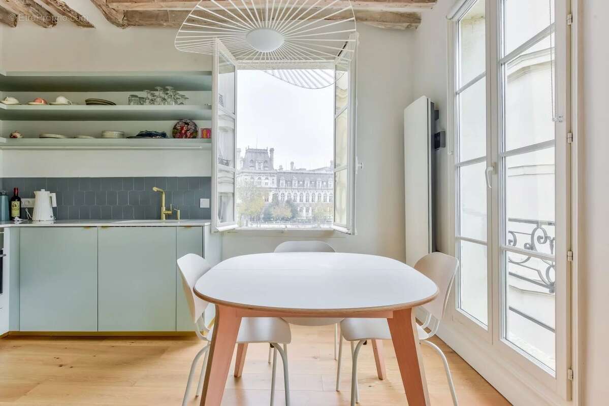Appartement à PARIS-4E