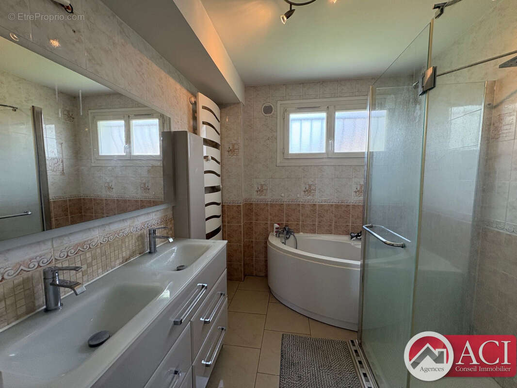 Maison à SAINTE-GENEVIEVE