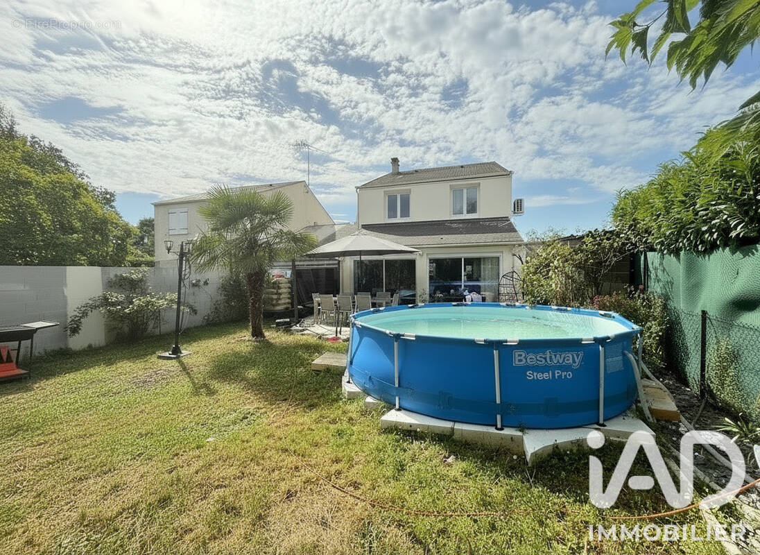 Photo 1 - Maison à SAVIGNY-LE-TEMPLE