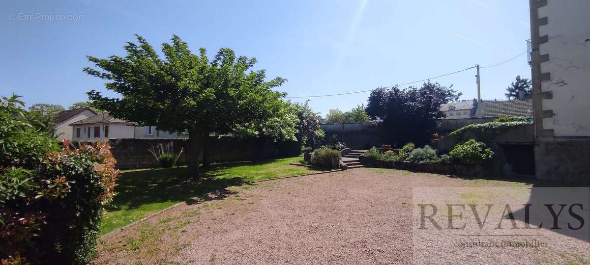 AUTUN 71400 Maison 335 m2 8 pièces 6 chambres Garages Grand jardin clos - photo 15