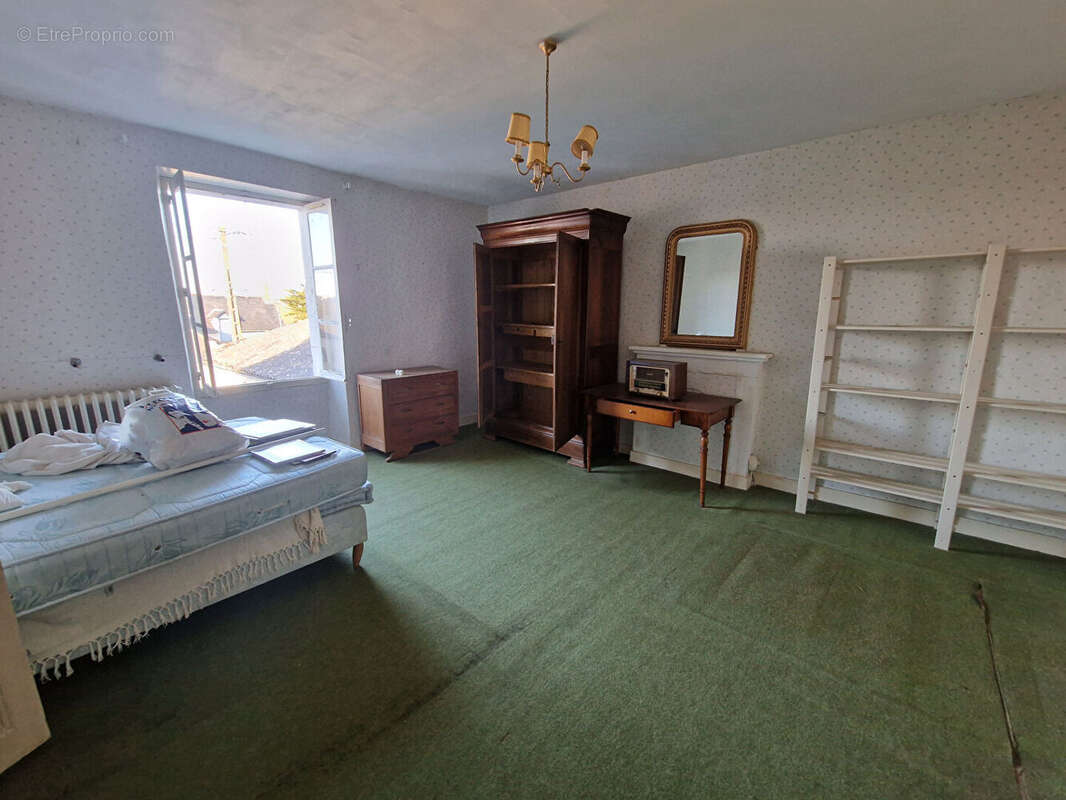 Maison à NEONS-SUR-CREUSE