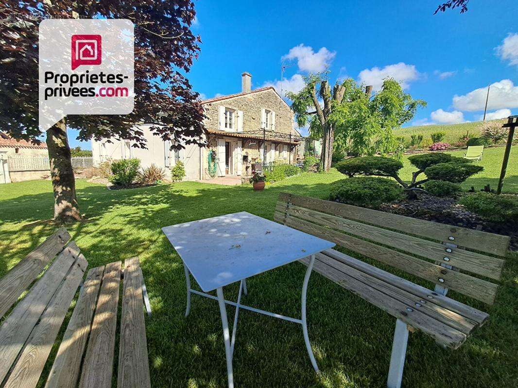 propriété de charme  de 195m2 à Saint Pierre Le Vieux - photo 2