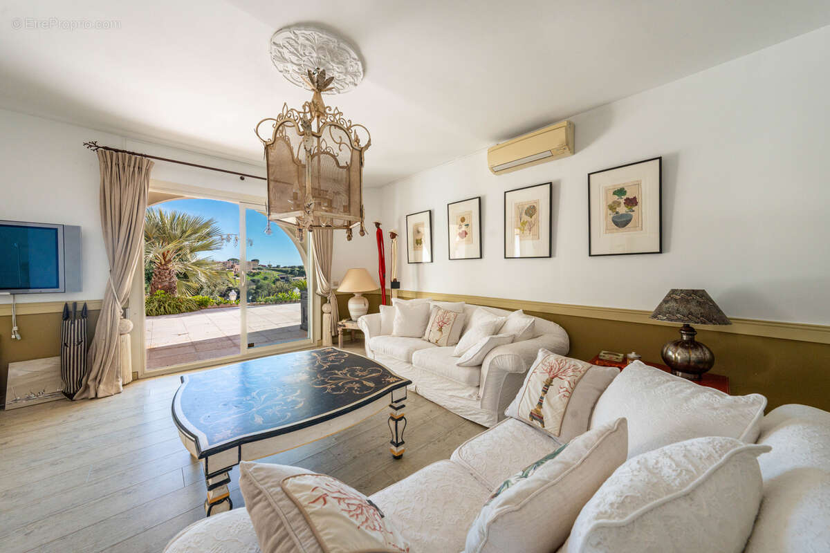 Maison à CAGNES-SUR-MER