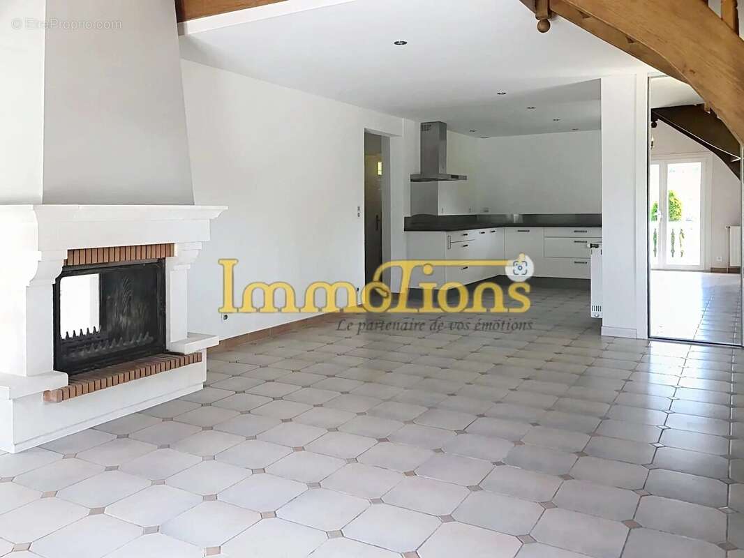 Maison 205 m² à Saint-Marcellin  - photo 8