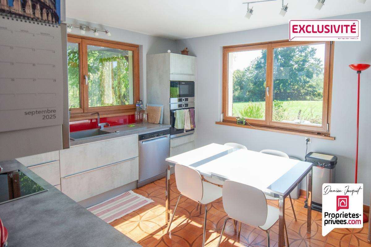 Roches Les Blamont - Maison Familiale 7 Pieces, 5 grandes Chambres - 168 m² Terrain 1695 m² - photo 9