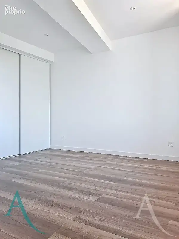 Maison T5 159 m2 avec jardin. - photo 15