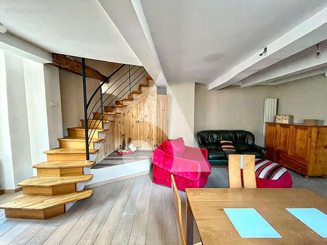 Maison à VINON-SUR-VERDON