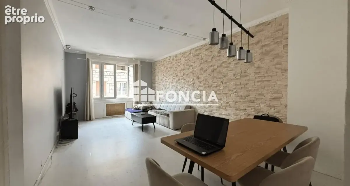 Appartement à SAINT-ETIENNE