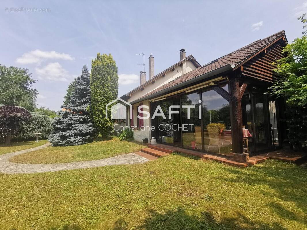 Photo 1 - Maison à CESSON