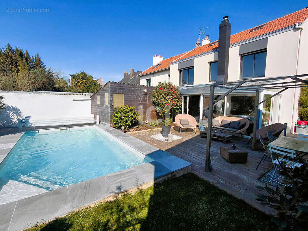 Maison à SAINTE-LUCE-SUR-LOIRE