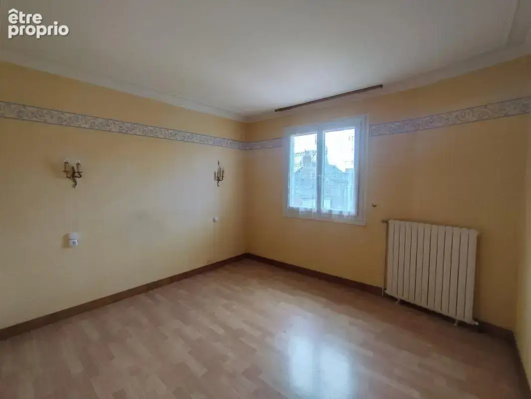 Maison d'habitation avec dépendances et parking privé - photo 7