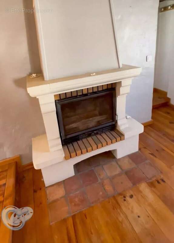 Maison à REVEST-DU-BION