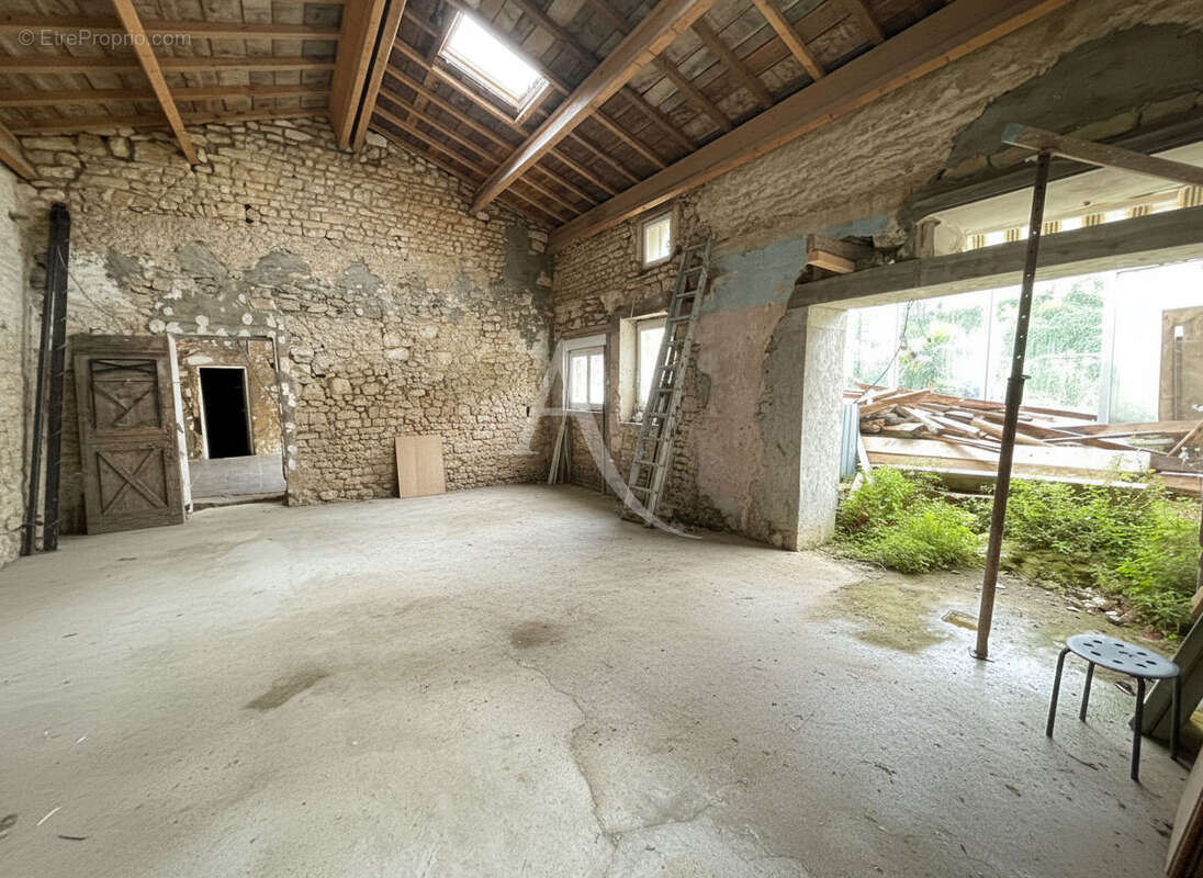 Maison à SAINT-AGNANT