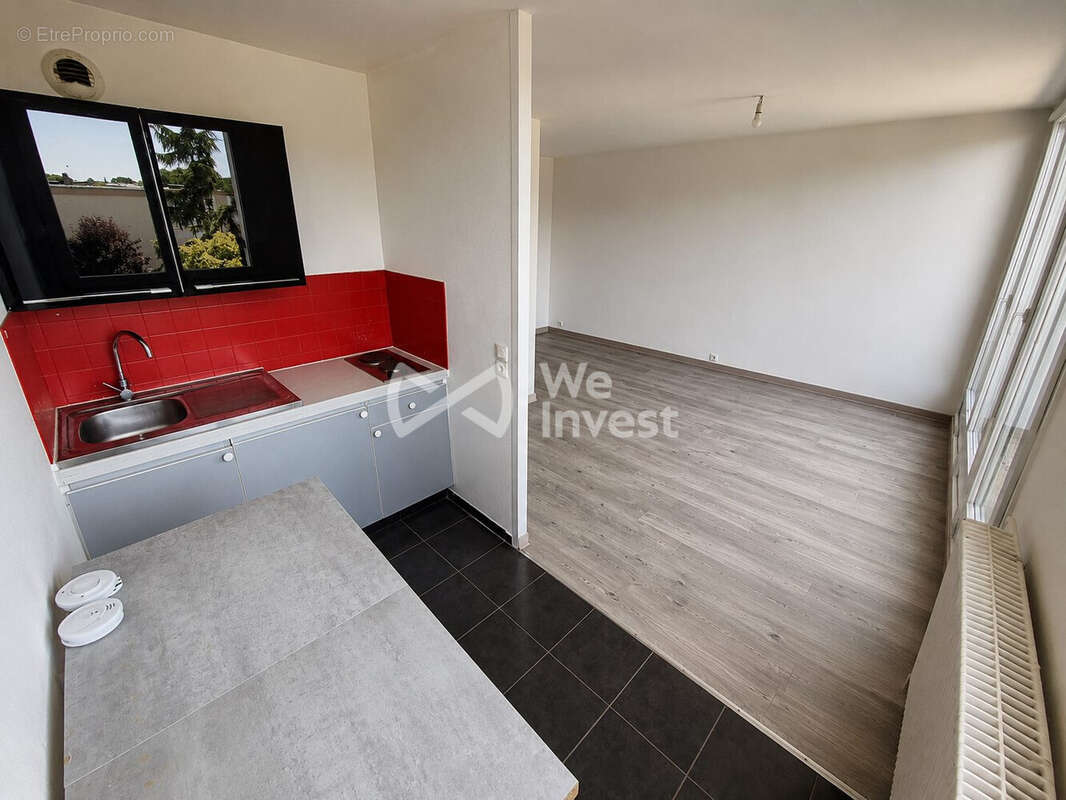 Appartement 30 m² à Le Plessis-Trevise  - photo 3