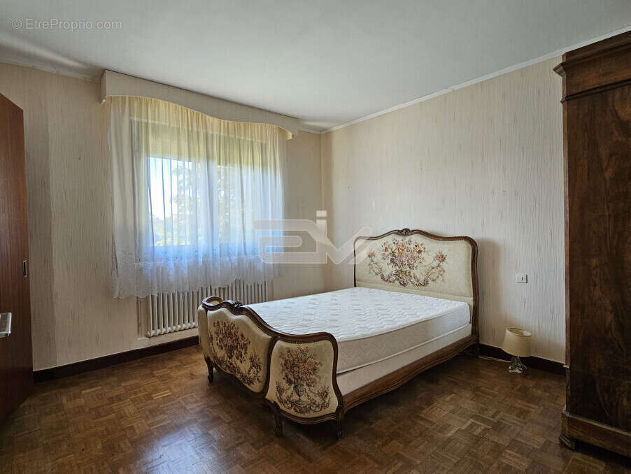 Maison à VAILLY-SUR-AISNE